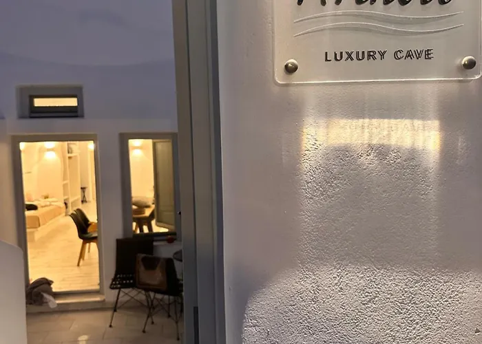 Апартаменты Avenoir 1bedroom Luxury Cave *